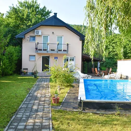 Ena * Bihac